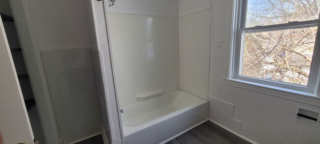 Building Photo - Newly Renovated 3BR Home – Lancaster – Move-In Ready