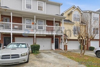 Building Photo - 584 Windsor St SW