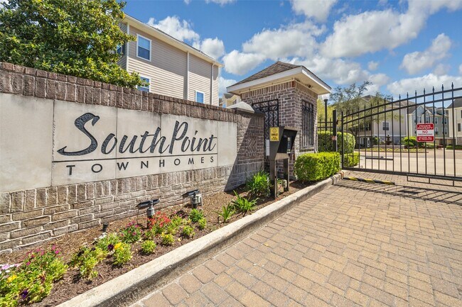 Building Photo - 3001 Murworth Dr