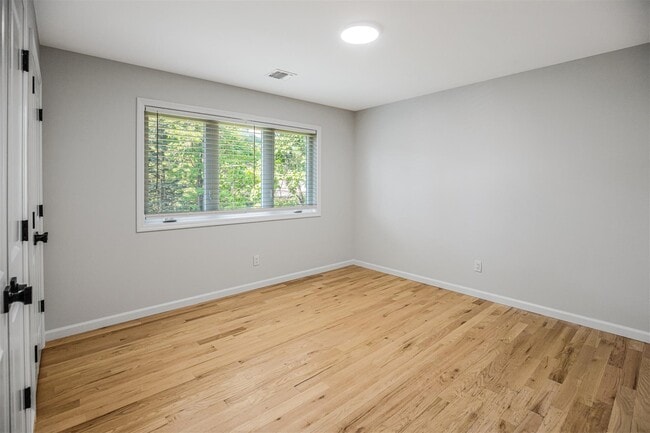 Building Photo - 250 Blauvelt Rd