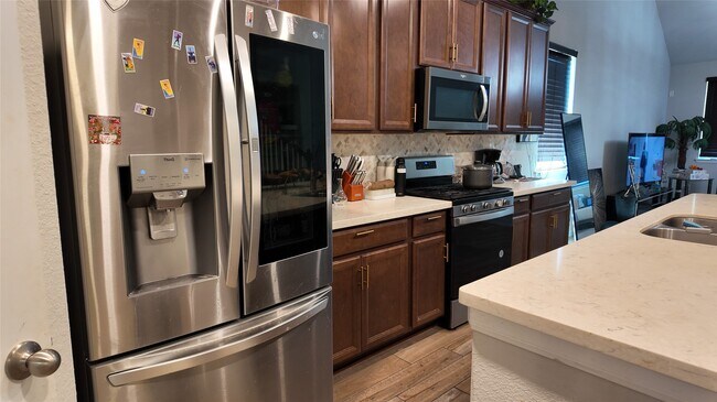 Building Photo - 5327 Sunny Ray Dr