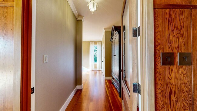 Building Photo - Experience true Wine Country Luxury living...