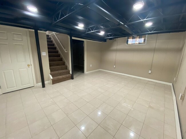 Building Photo - 4805 Spatz Ave