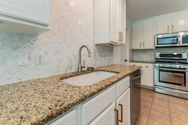 Building Photo - 8112 Siringo Pass