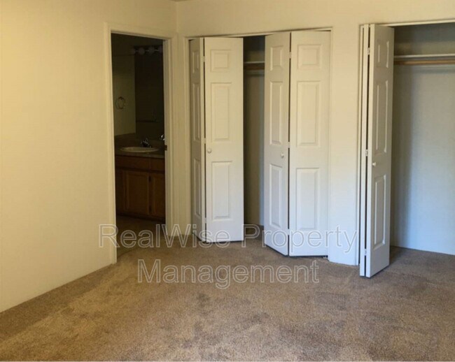 Building Photo - 1984 Sky Park Dr