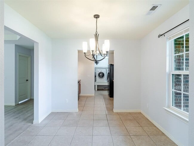 Building Photo - 3405 SW Picasso Blvd