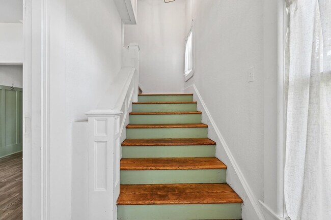 Building Photo - 408 S Wright St