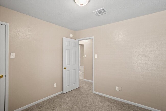 Building Photo - 8922 Green Castle Way