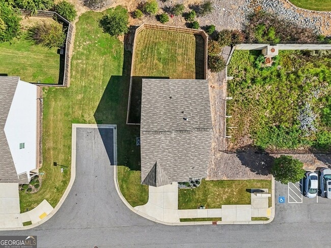 Building Photo - 3890 Clarington Dr