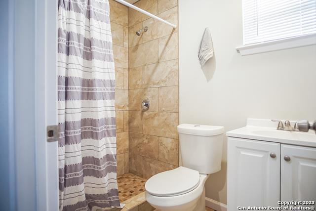 Building Photo - 303 Victor St