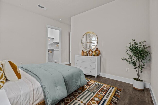 Building Photo - 865 Limmer Loop