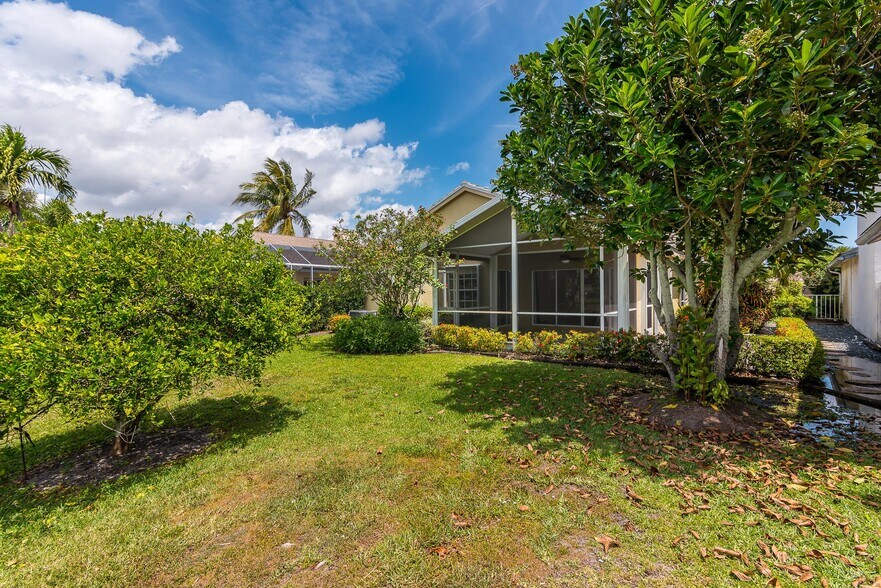 Building Photo - 8889 Odell Dr