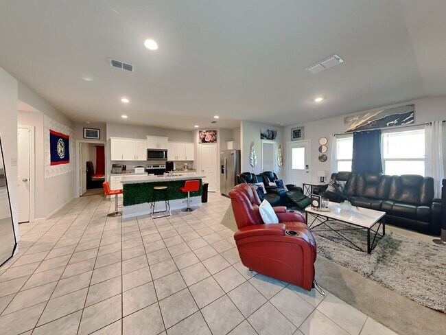 Building Photo - COMING SOON IN AZLE! 3 BEDROOM 2 BATHROOM ...