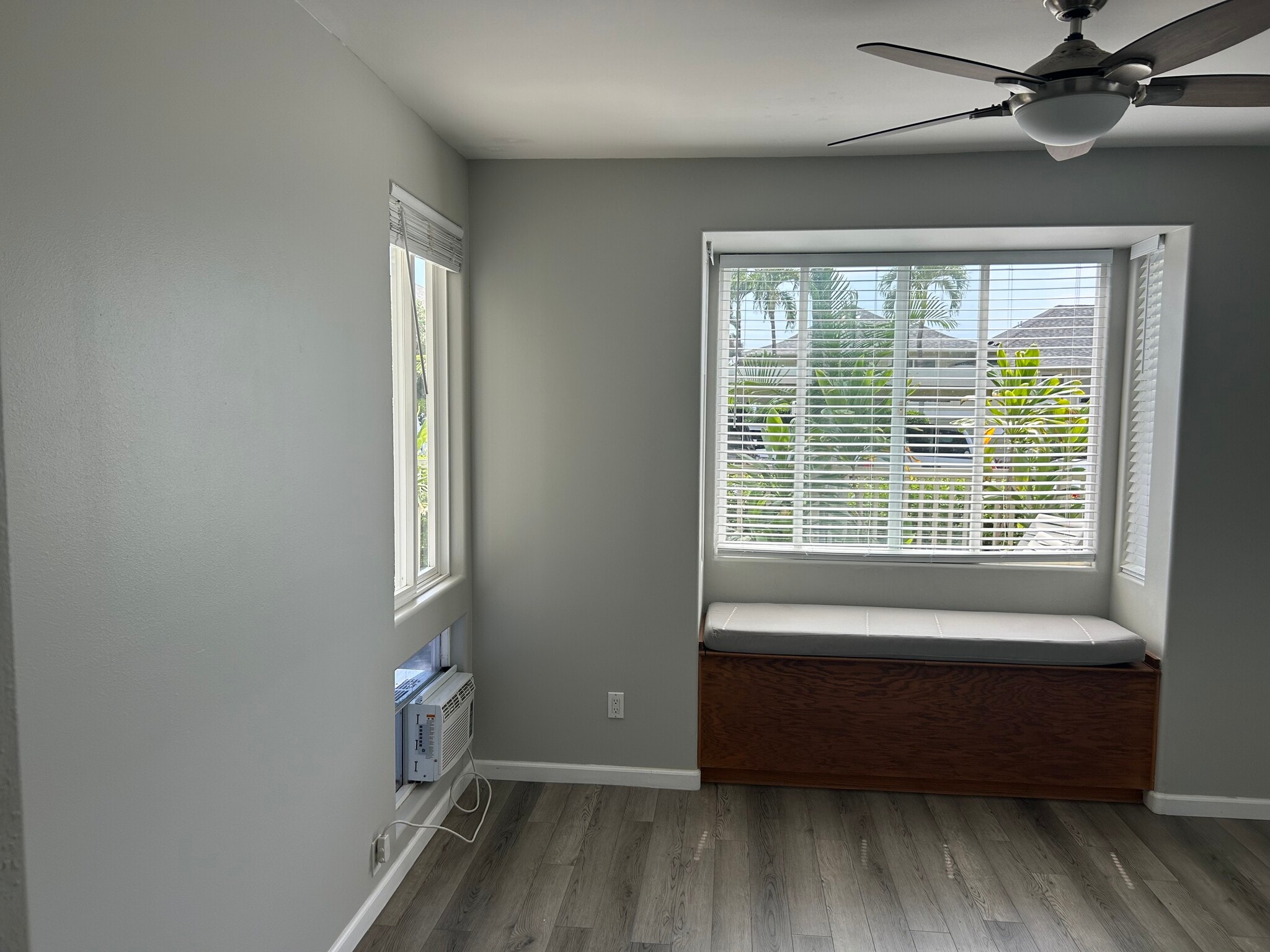 Master Bedroom overlooking lanai - 75-6009 Alii Dr
