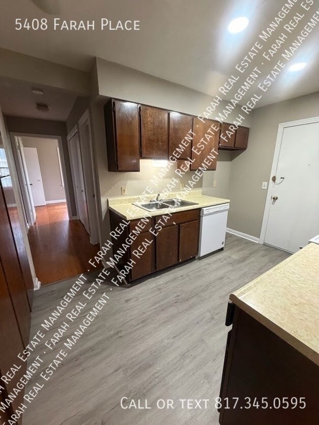 Building Photo - 5408 Farah Pl