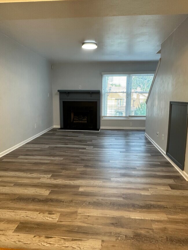 Building Photo - 1301 Hampton Blvd