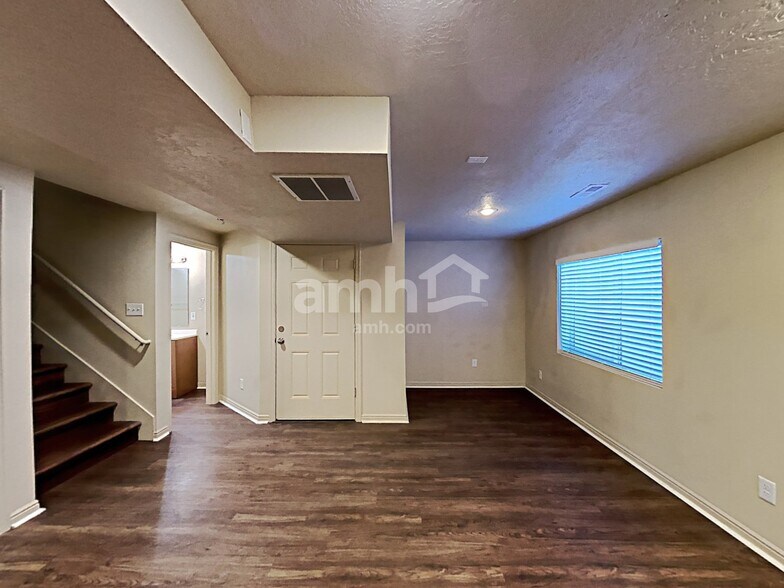 Building Photo - 2129 Revere Way