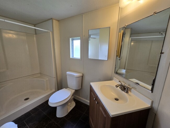 Building Photo - 2004 Palm St