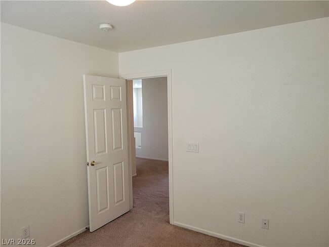 Building Photo - 9275 Hollander Ave