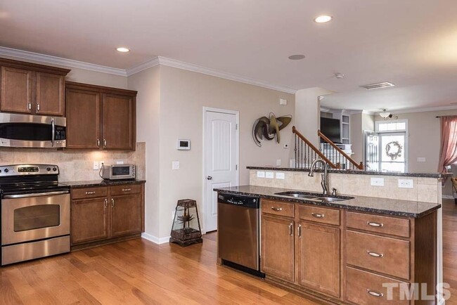 Building Photo - Charming 3BD, 2.5BA Raleigh Townhouse with...