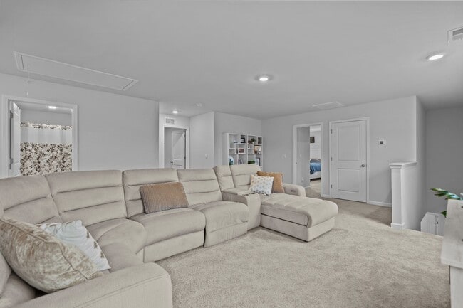 Building Photo - 402 Folkstone Rd