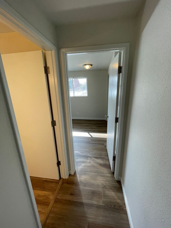 Building Photo - What the luxury of your OWN bathroom?