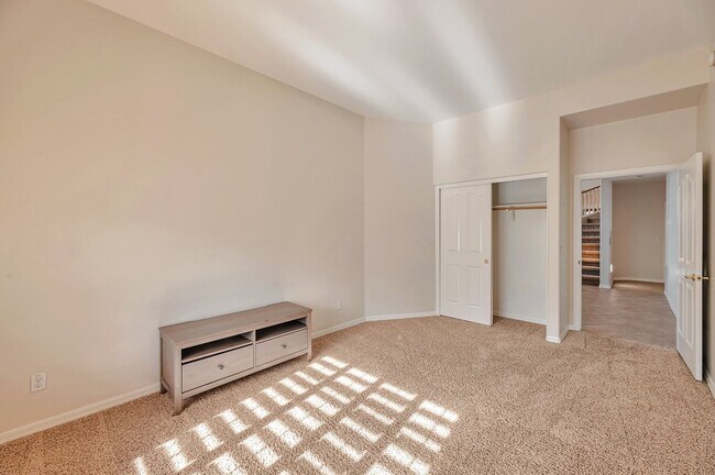 Building Photo - Stunning Mountain Views! Four Bed Home In East Scottsdale!