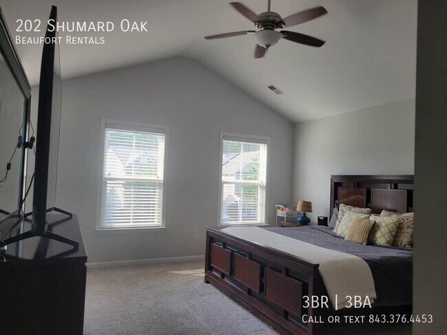 Building Photo - 202 Shumard Oak