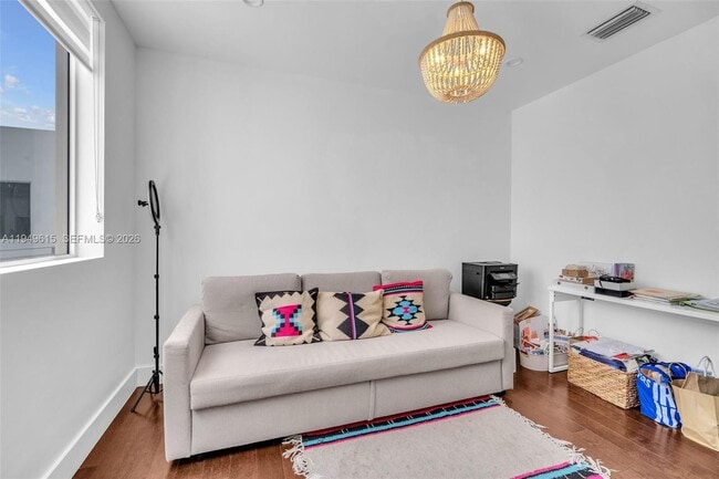 Building Photo - 7457 NW 101 Ave