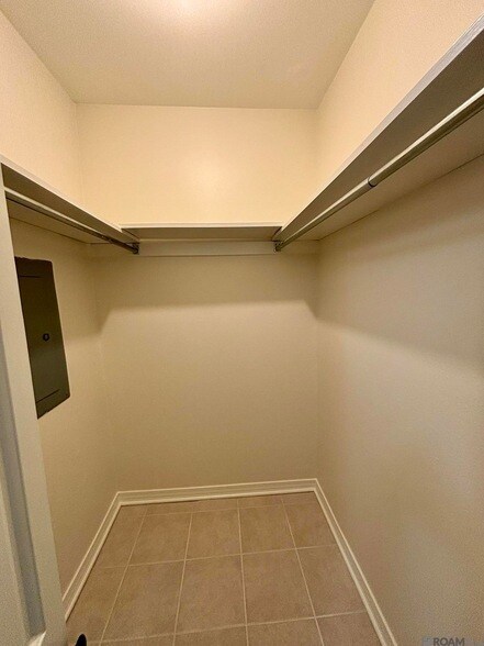 Building Photo - 5416 Heatherstone Dr