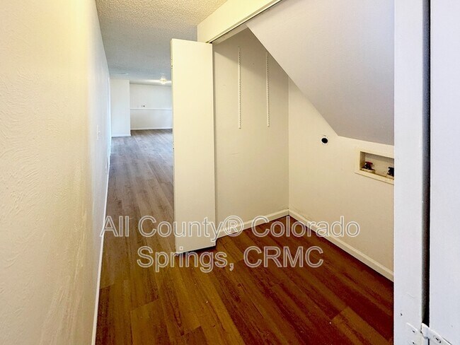 Building Photo - 1389 Commanchero Ct