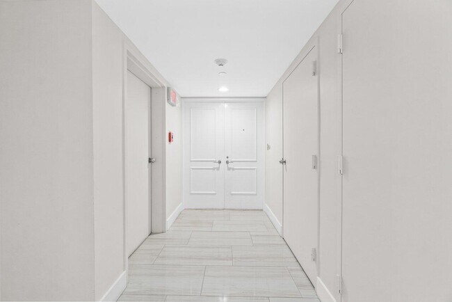 Building Photo - 5070 N Ocean Dr