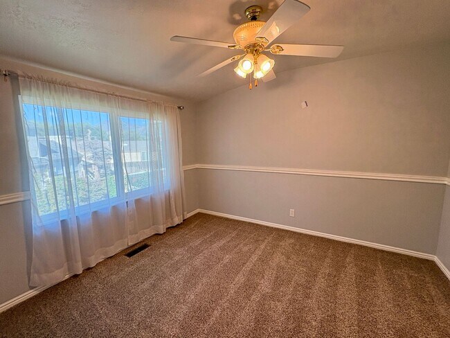 Building Photo - 1453 E Vintry Cir