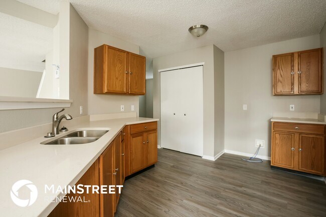 Building Photo - 10759 Wymm Ln