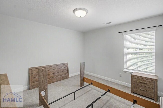 Building Photo - 785 Fairview Cir