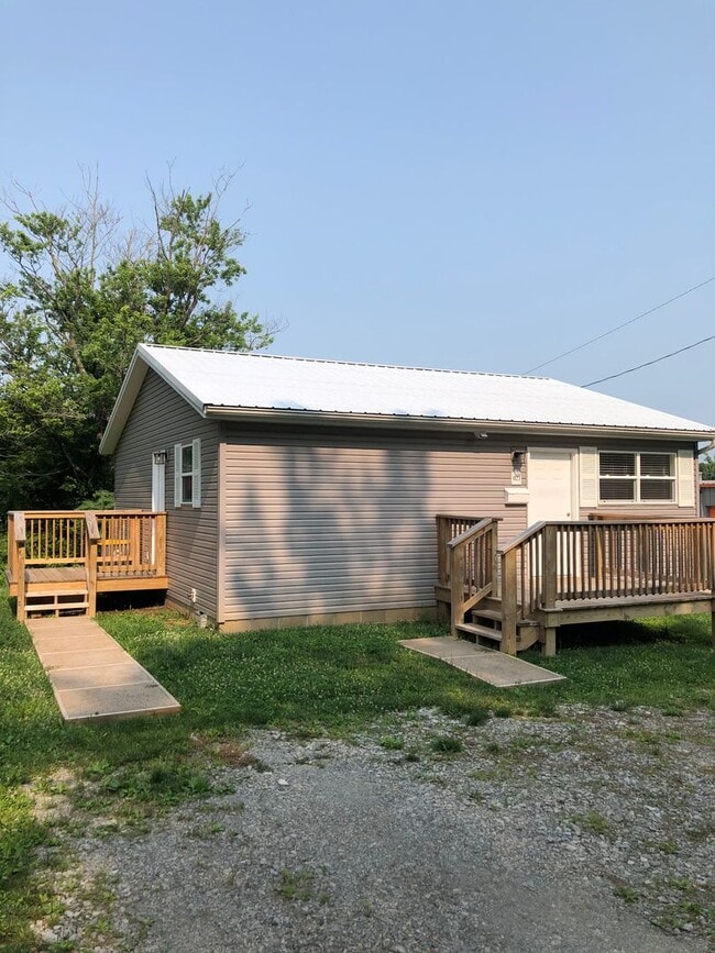 Building Photo - 2 bedroom/1 bath