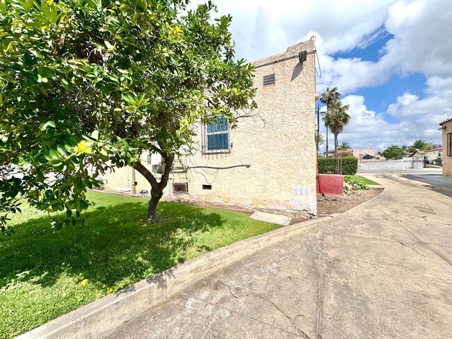 Building Photo - 3827-3829 1/2 National Avenue