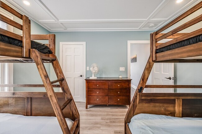 Building Photo - 17 Silva Ct