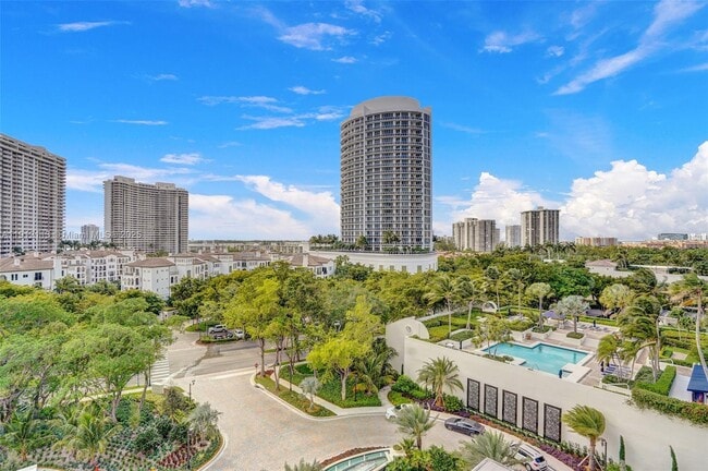 Building Photo - 3000 Island Blvd