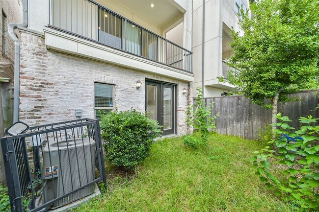 Building Photo - 4019 University Grove St
