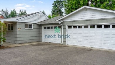Building Photo - 3 Bed 2 Bath Single-family Home Available for Rent!