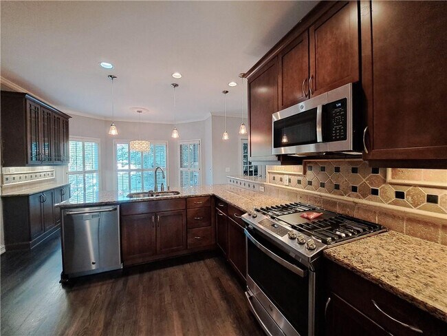 Building Photo - 2242 Lenox Walk NE