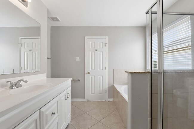 Building Photo - 14022 Crestbourne Ct