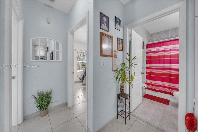 Building Photo - 7567 N Augusta Dr