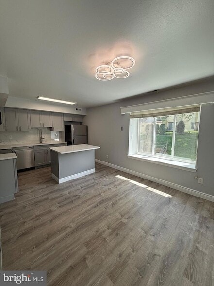 Building Photo - 3159 Spring House Ln
