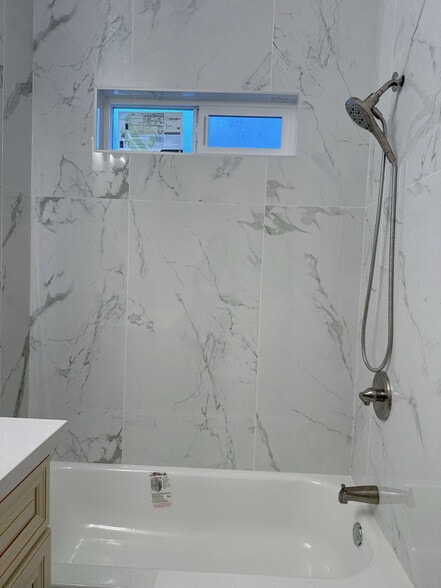 Building Photo - 6240 Ruxton Ct