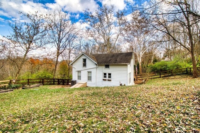 Building Photo - 7249 State Rd