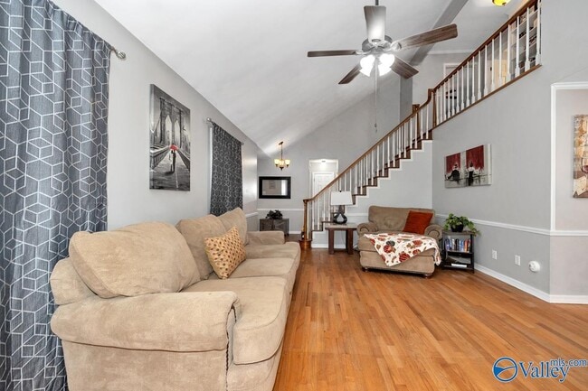 Building Photo - 404 Cloverleaf Dr