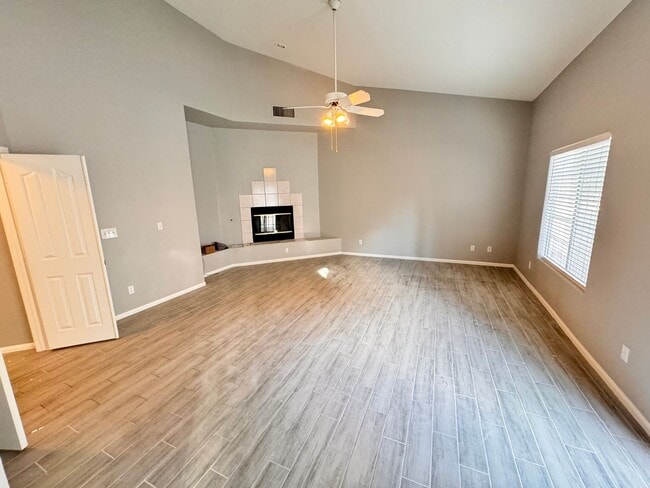 Building Photo - 2 Bed + Den Single Story Home in Guard Gated Painted Desert