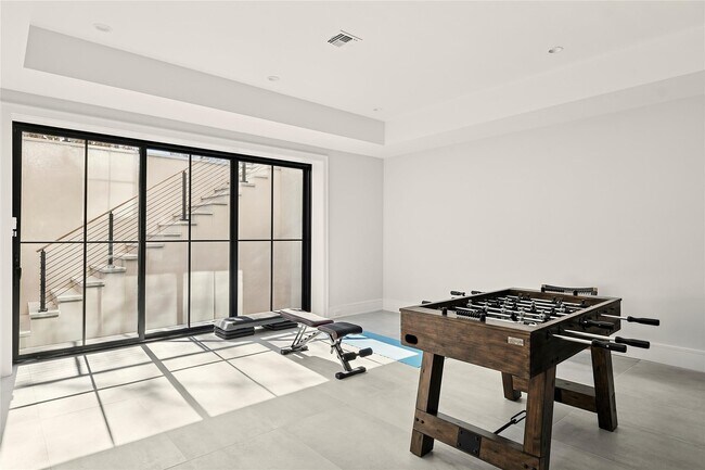 Building Photo - 780 Sagg Rd